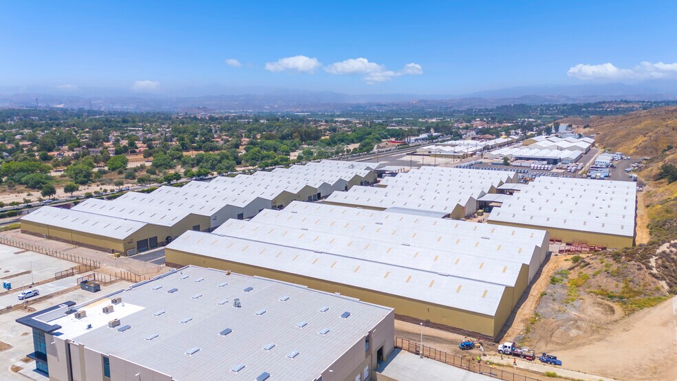 More Photos Of 25781 Springbrook Ave, Santa Clarita Industrial For Lease