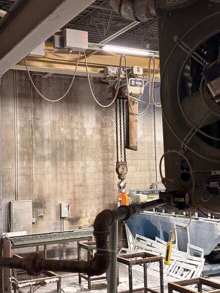 More Photos Of 52 Fitzgerald Dr, Jaffrey Warehouse For Sale