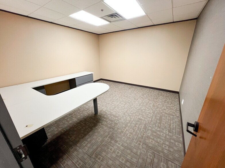 More Photos Of 3510 N A St, Midland Office For Lease