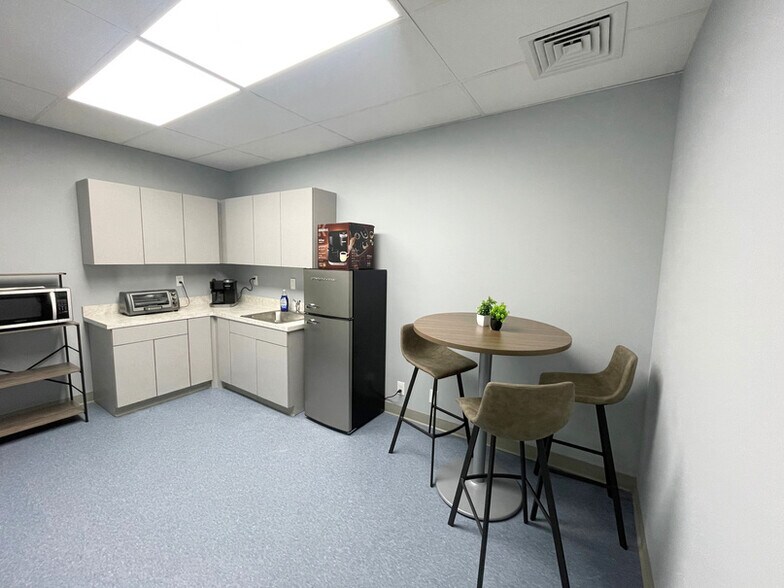 More Photos Of 2500 McClellan Ave, Pennsauken Office For Lease