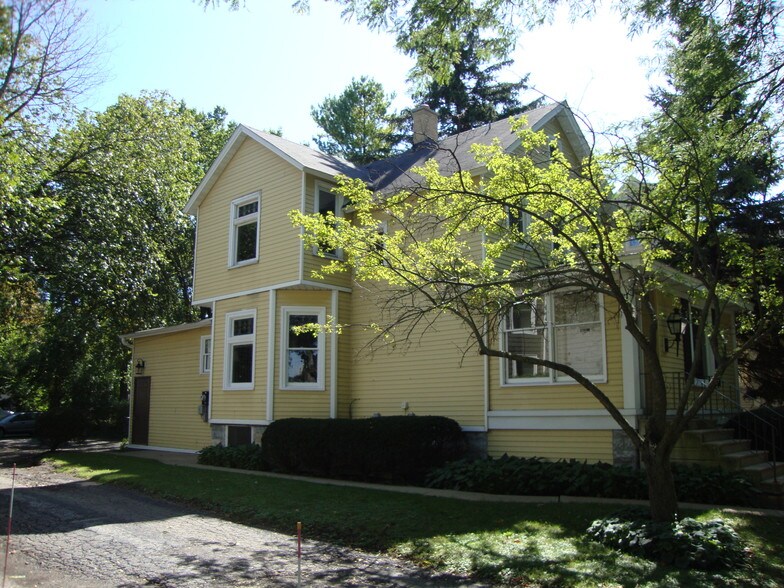 More Photos Of 115 S Vine St, Hinsdale Office Residential For Sale
