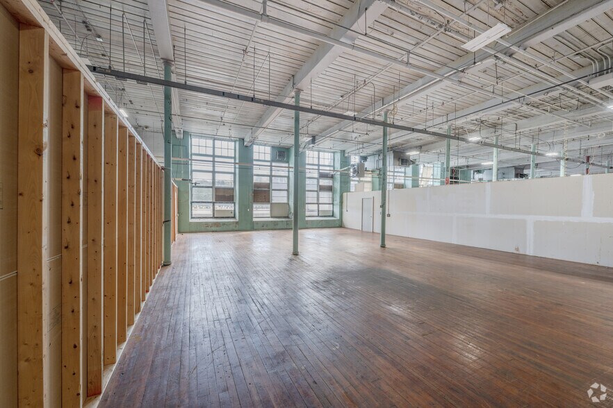 More Photos Of 1 Ace St, Fall River Warehouse For Lease