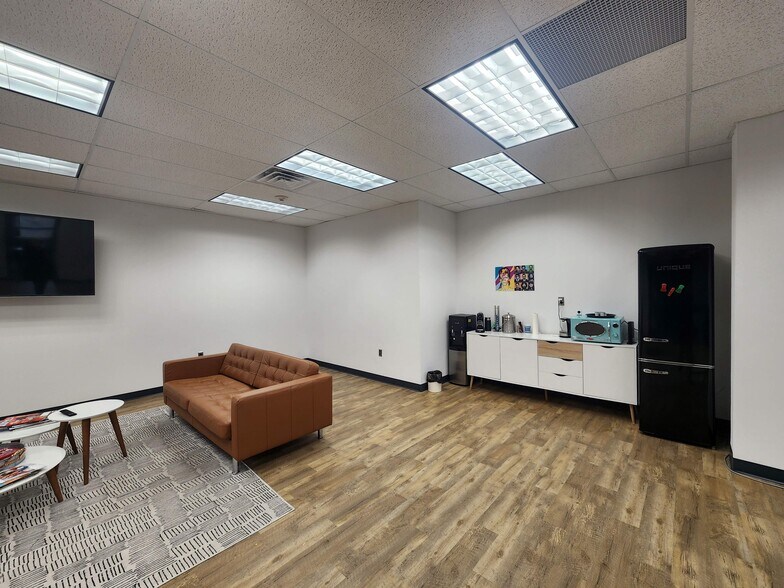 More Photos Of 16 Wing Dr, Cedar Knolls Office For Lease