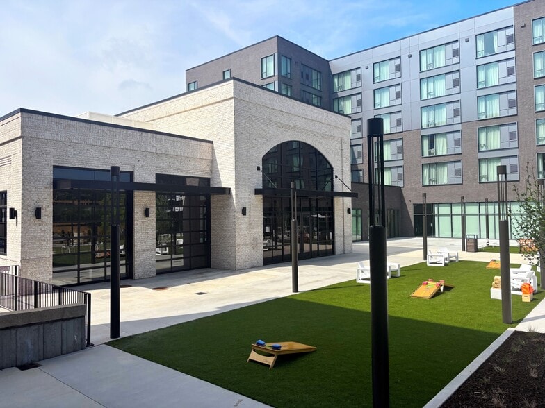 Primary Photo Of 244 Campus Way, Dunwoody Restaurant For Lease