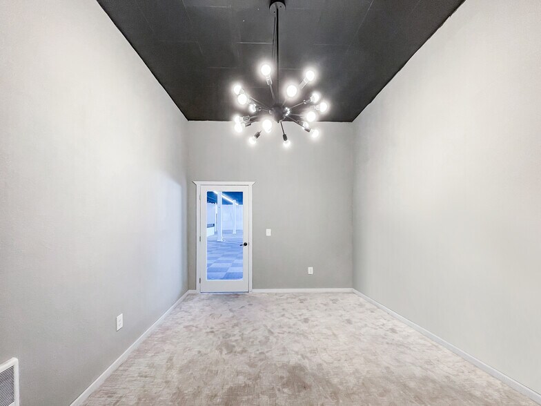 More Photos Of 2090 Court Ave, Baker City Freestanding For Lease