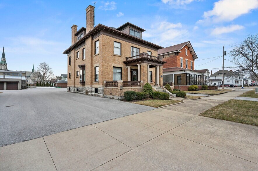 More Photos Of 610 W Washington St, Sandusky Specialty For Sale