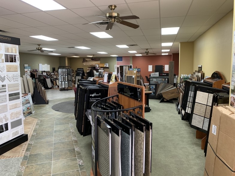 More Photos Of 32379 Broadway St, Sebring Storefront For Sale