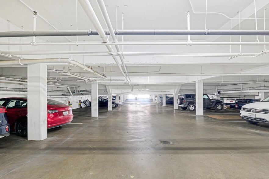 More Photos Of 6615 Franklin Ave, Los Angeles Apartments For Sale