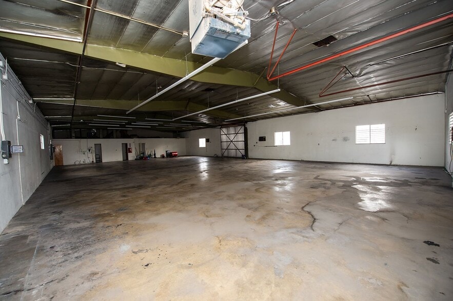 More Photos Of 986-988 W 9th St, Upland Warehouse For Lease