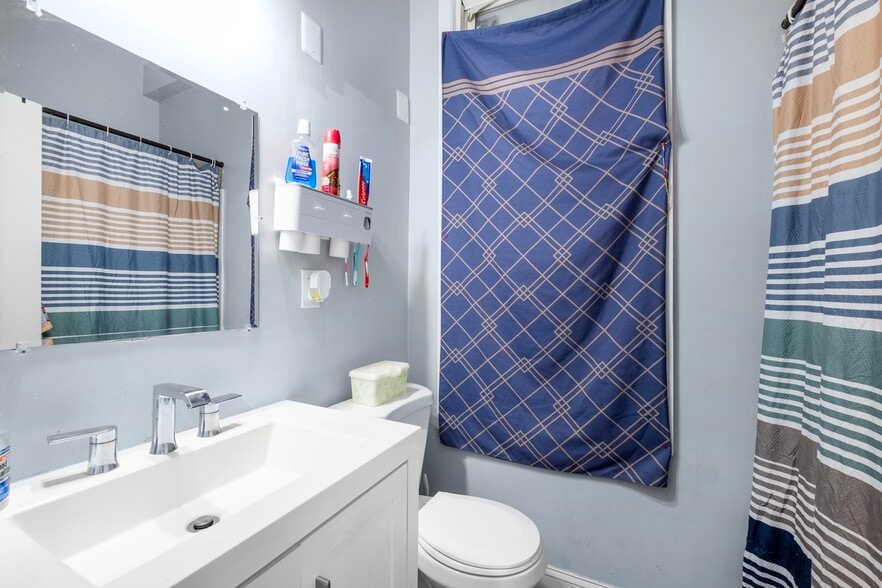 More Photos Of 423 Atlantic Ave, Egg Harbor City Multifamily For Sale