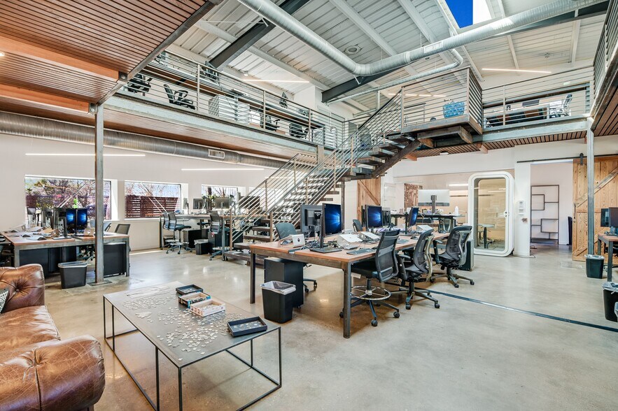 More Photos Of 5323 Levander Loop, Austin Office For Sale