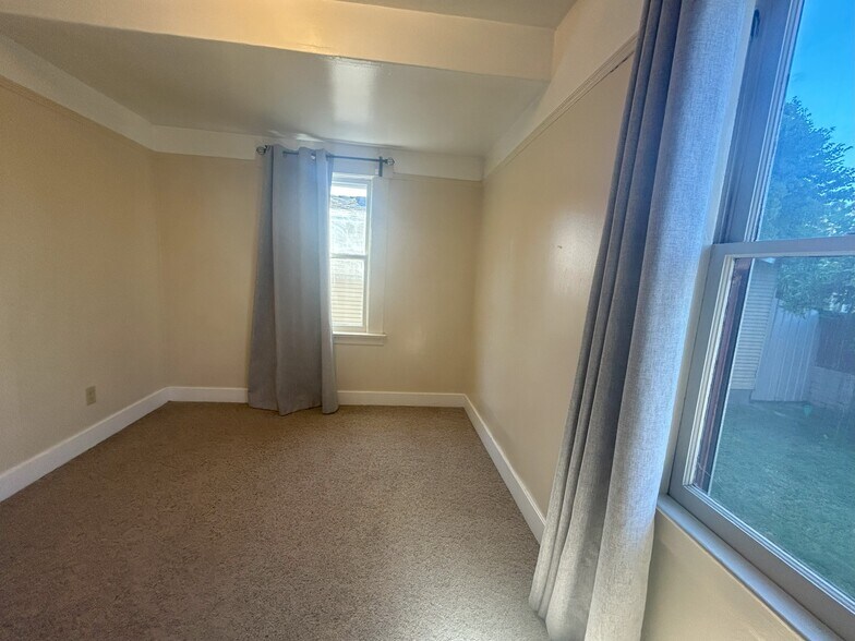 More Photos Of 1356 W Dana St, Mountain View Apartments For Sale