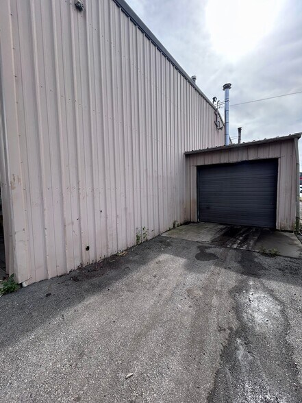More Photos Of 151 Riverside Dr, Fultonville Truck Terminal For Sale