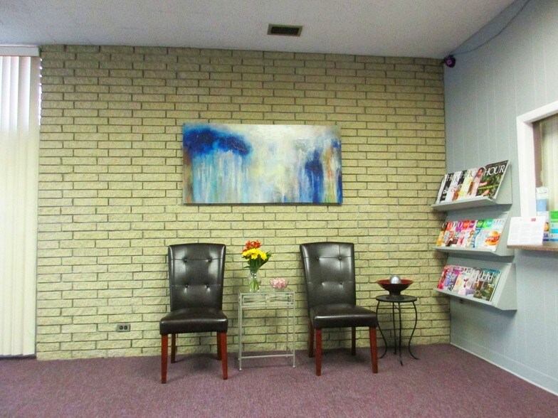 More Photos Of 18940 Schoolcraft, Detroit Medical For Lease