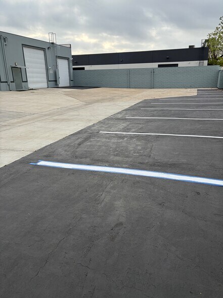 More Photos Of 16722 Hale Ave, Irvine Warehouse For Lease