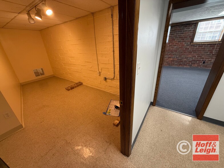 More Photos Of 18611-18615 Detroit Ave, Lakewood Office For Sale