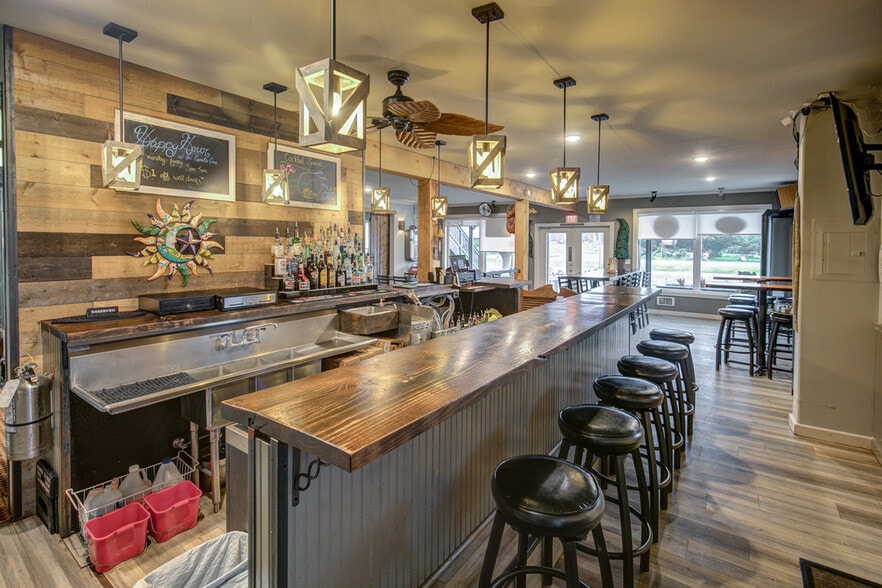 More Photos Of 798 Ocean Shores Blvd NW, Ocean Shores Bar For Sale