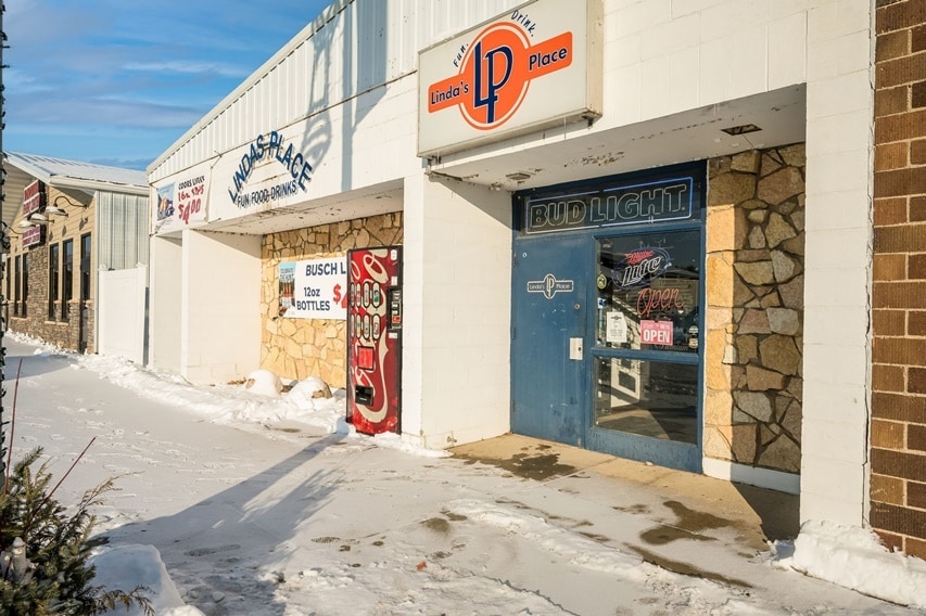 More Photos Of 236 E Maine St, Amboy Specialty For Sale