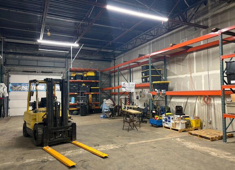 More Photos Of 19003 S Beavercreek Rd, Oregon City General Retail For Lease