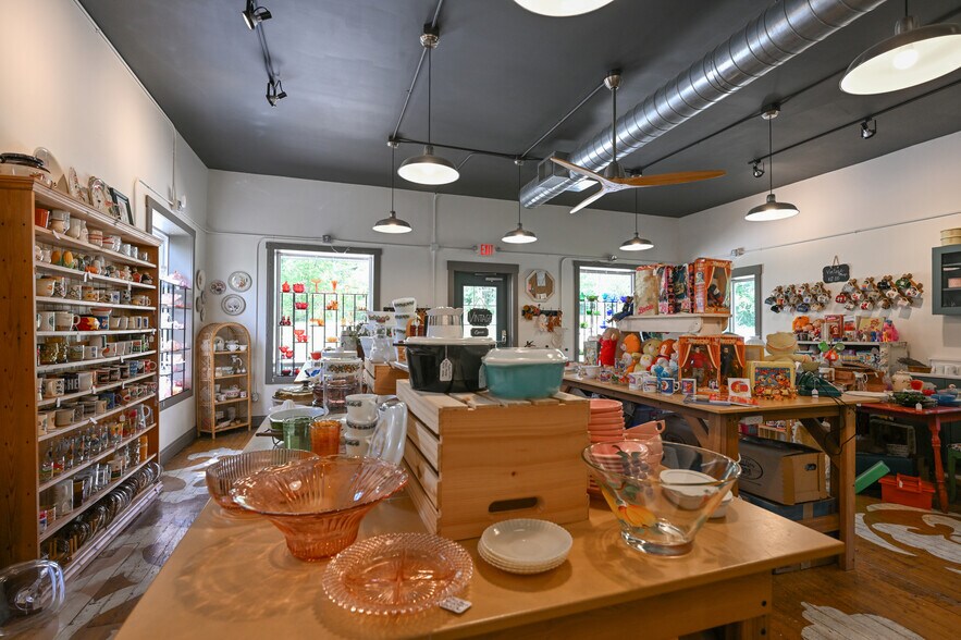 More Photos Of 4434 Wadsworth Rd, Norton Freestanding For Sale