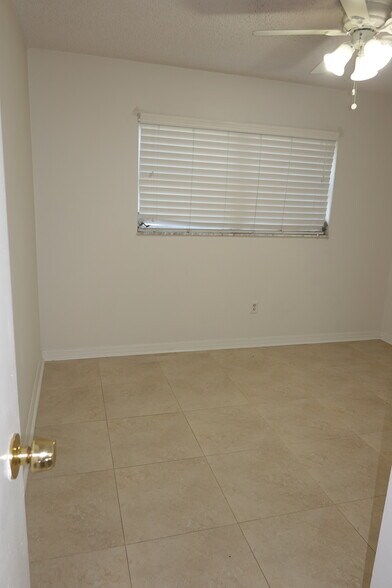 More Photos Of 2887 S Osceola Ave, Orlando Office For Sale