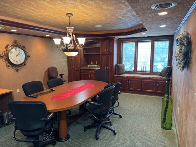 More Photos Of 1401 Regency Dr E, Savoy Office For Sale