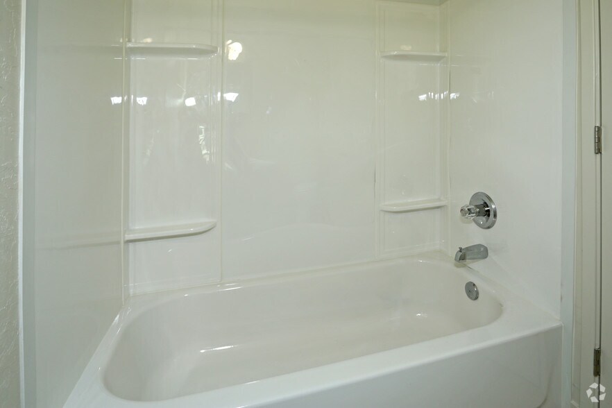 More Photos Of 618-631 Plaza Ave, Sacramento Apartments For Sale