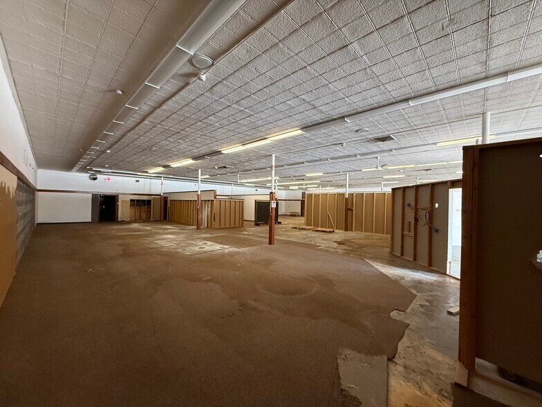 More Photos Of 98 Main St, Westerly General Retail For Lease