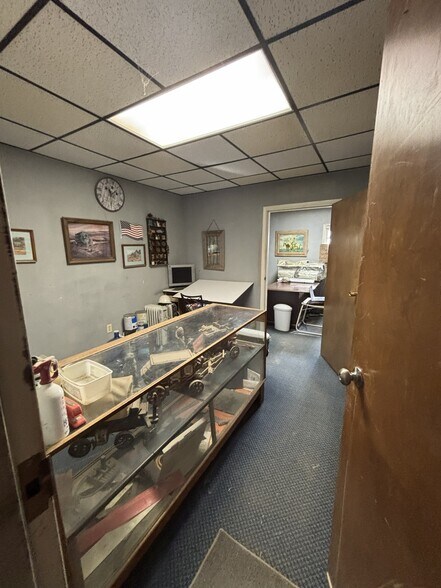 More Photos Of 8702 Private Road 7360, Wolfforth Warehouse For Sale