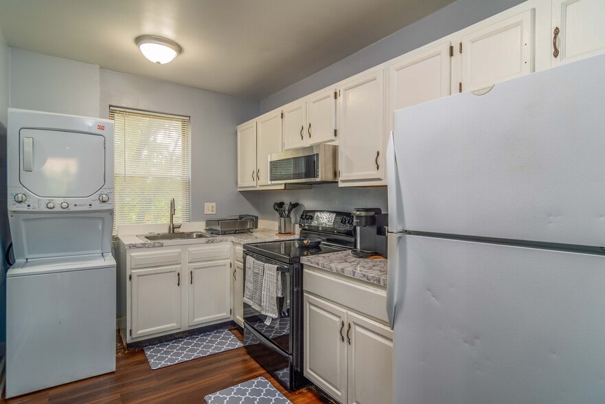 More Photos Of 2859 Denver St SE, Washington Apartments For Sale