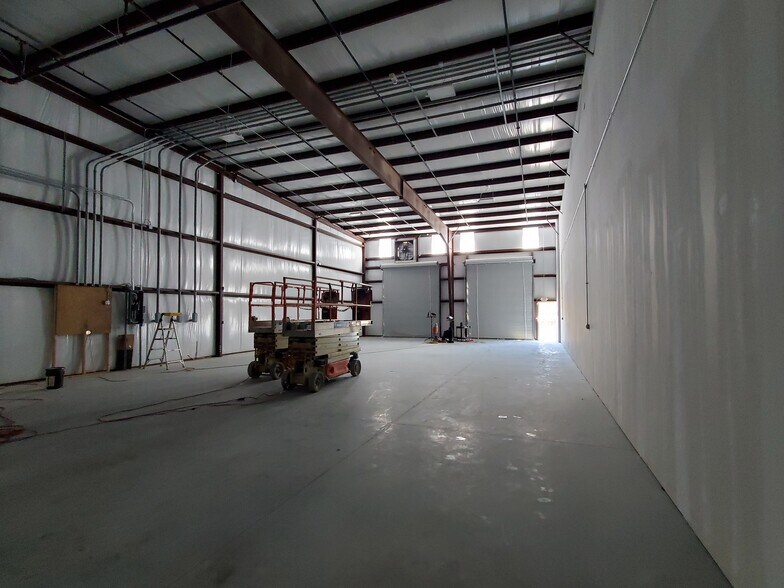More Photos Of 1937-1943 Hwy 155 Hwy, McDonough Light Distribution For Lease