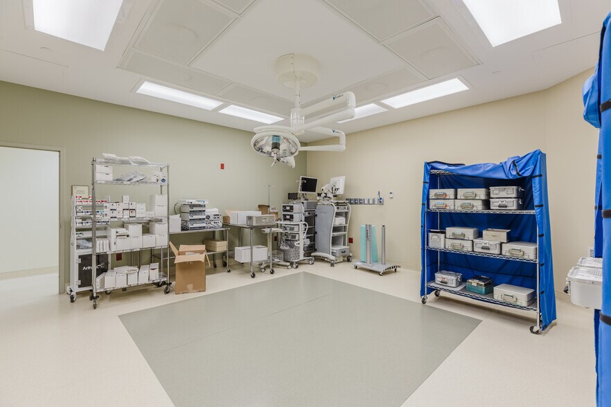 More Photos Of 619 Pointe North Blvd, Albany Medical For Sale