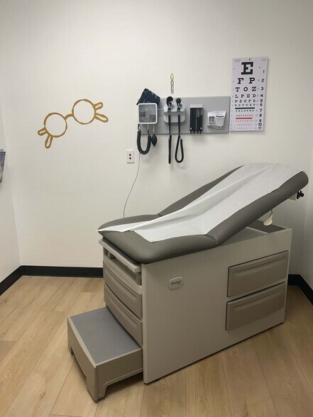 More Photos Of 5448 S White Mountain Rd, Show Low Medical For Lease