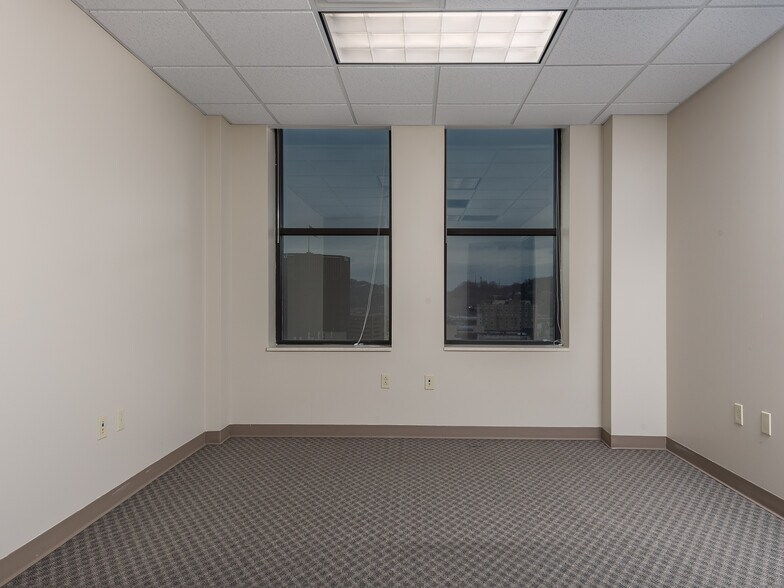 More Photos Of 109 Capitol St, Charleston Office Residential For Sale