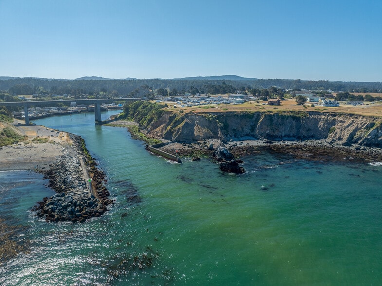 More Photos Of 19351 Del Mar Dr, Fort Bragg Specialty For Sale