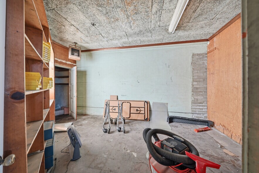 More Photos Of 5413 Washington Blvd, Los Angeles General Retail For Sale