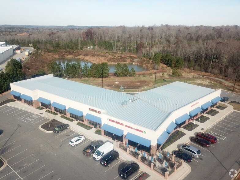 More Photos Of 193 Lowes Dr, Pittsboro Freestanding For Lease