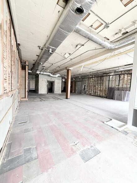 More Photos Of 5501 E Washington St, Indianapolis Storefront Retail Office For Sale