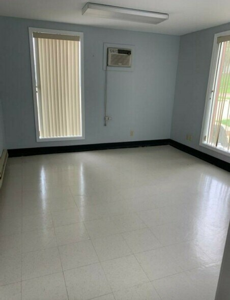 More Photos Of 2627 Cedar St, Quincy Warehouse For Sale