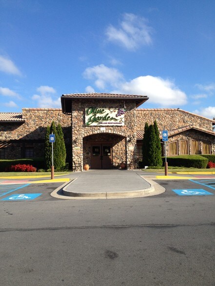 More Photos Of 315 Riverside Pky, Rome General Retail For Lease