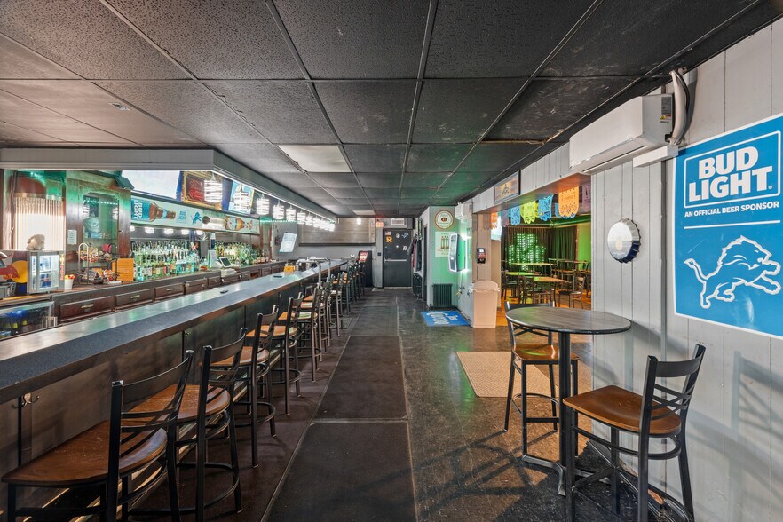 More Photos Of 220 Southfield Rd, Ecorse Storefront Retail Residential For Sale