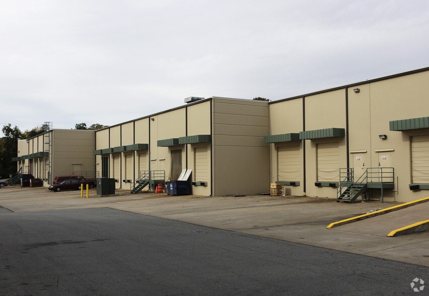 More Photos Of 1800 Sandy Plains Pky, Marietta Warehouse For Lease