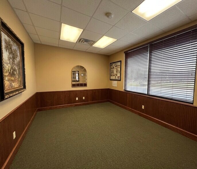 More Photos Of 661 W Central Texas Expy, Harker Heights Office For Lease