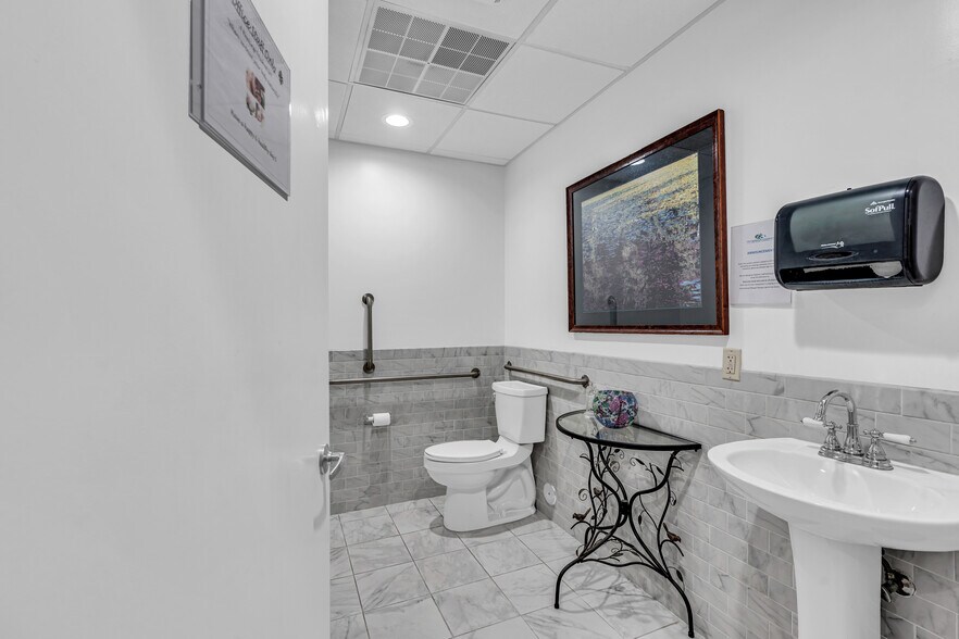 More Photos Of 301-303 Candlewood Cmn, Howell Medical For Sale