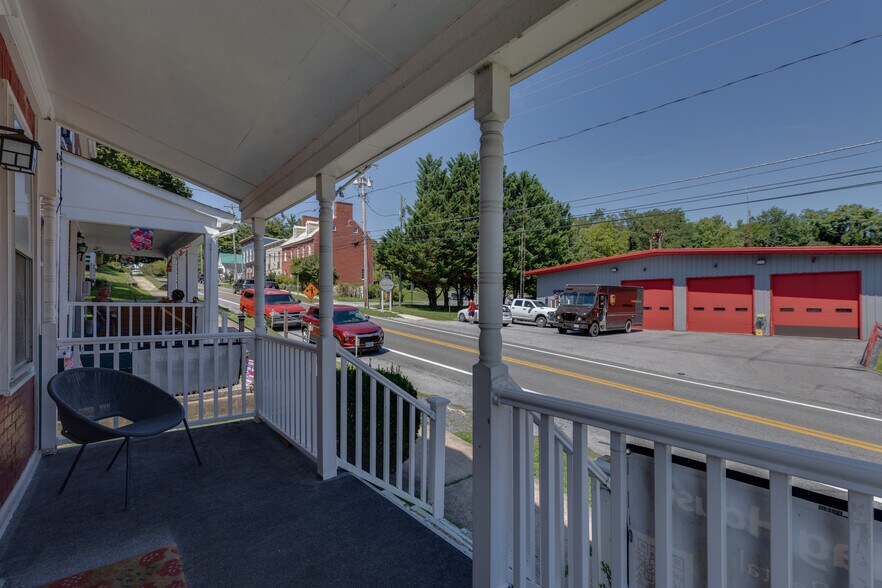 More Photos Of 1053 Washington St, Harpers Ferry Hospitality For Sale