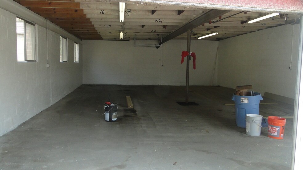 More Photos Of 900 E Little Creek Rd, Norfolk Garden Center For Lease