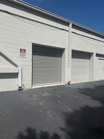 More Photos Of 9225 Ulmerton Rd, Largo Light Distribution For Sale