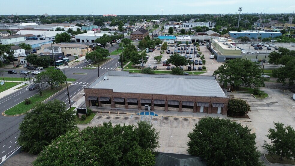 More Photos Of 230 N Broad St, New Orleans Freestanding For Lease