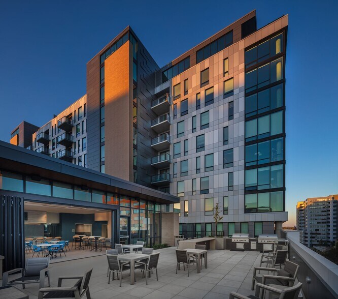 More Photos Of 216 S Pinckney St, Madison Apartments For Lease