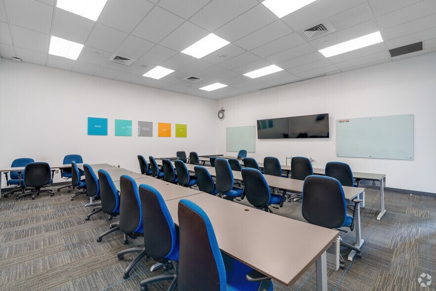 More Photos Of 9395 S John Young Pky, Orlando Office For Lease
